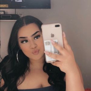 Meet your Posher, Mariaelena